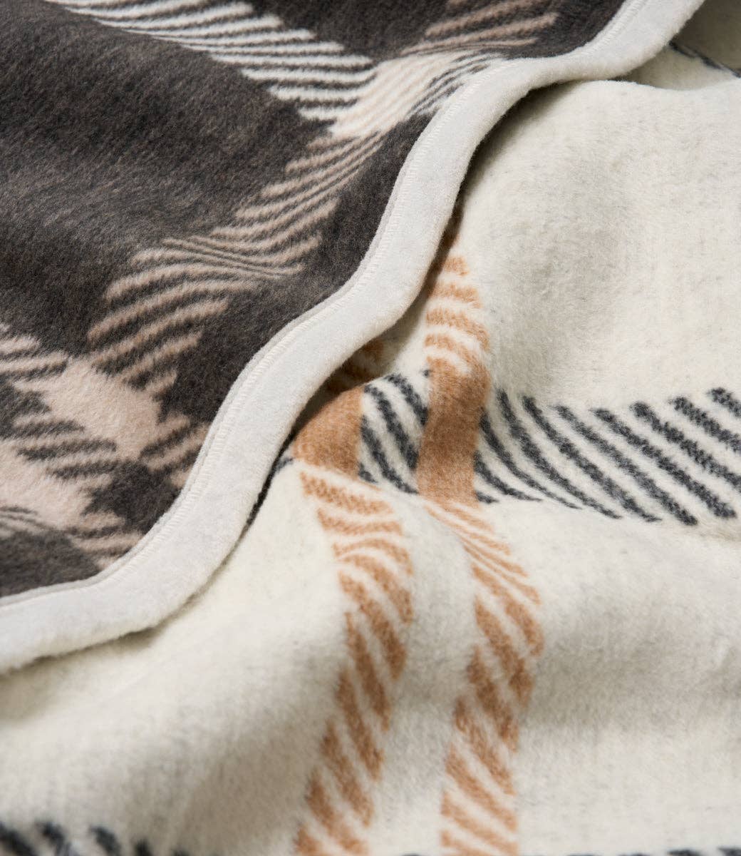 ChappyWrap Griffin Plaid Blanket