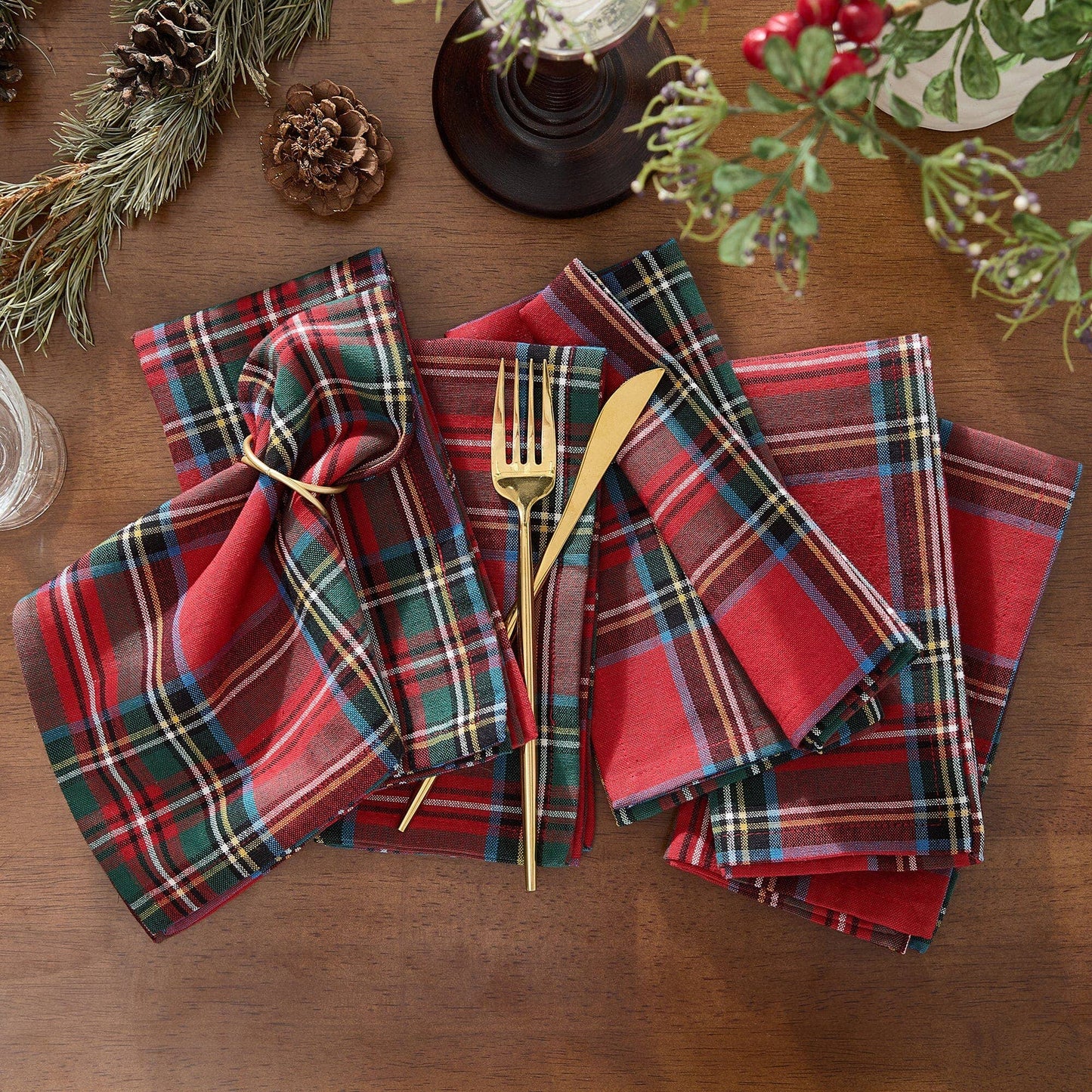 Stowe Tartan Holiday Plaid Cotton Napkins, Set of 8 - 17x17 (Red)