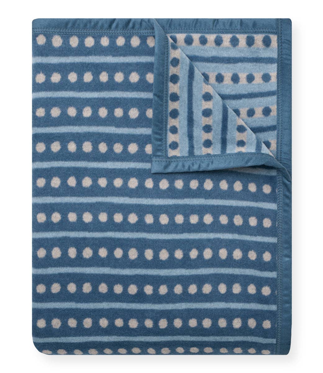 ChappyWrap Beach Pebble Cornflower Blanket