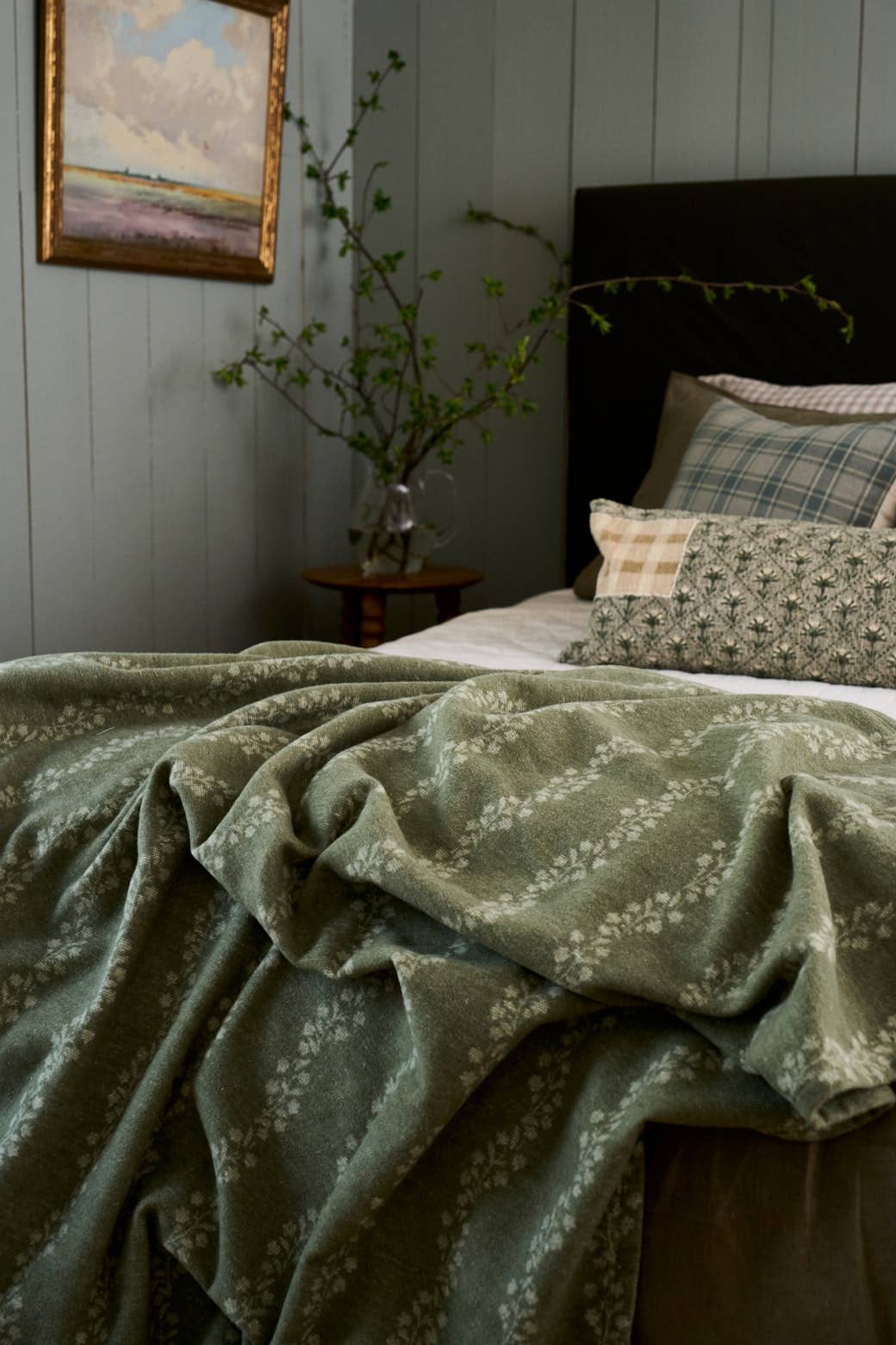 ChappyWrap Climbing Ivy Lightweight Blanket
