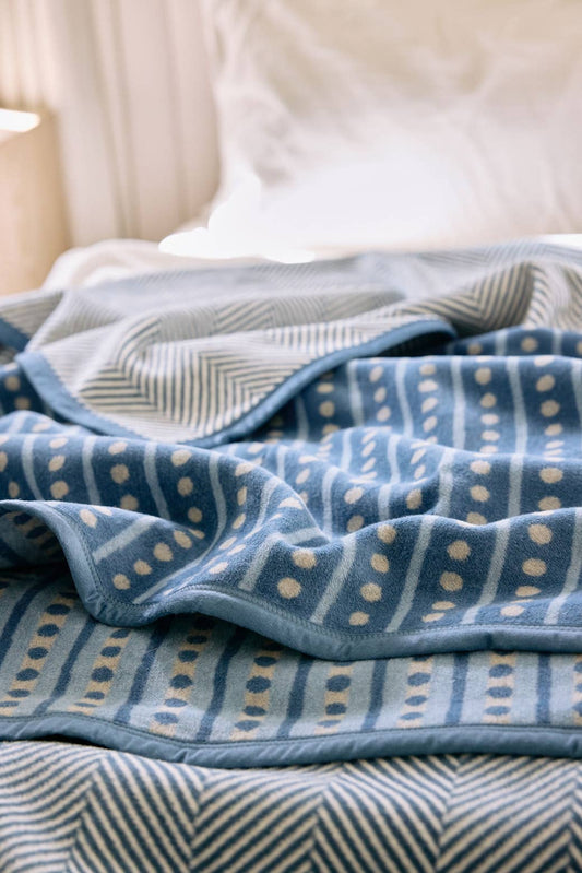 ChappyWrap Beach Pebble Cornflower Blanket