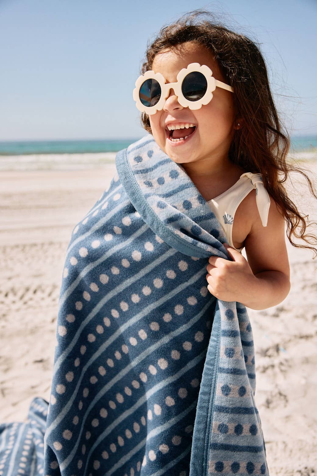 ChappyWrap Beach Pebble Cornflower Blanket